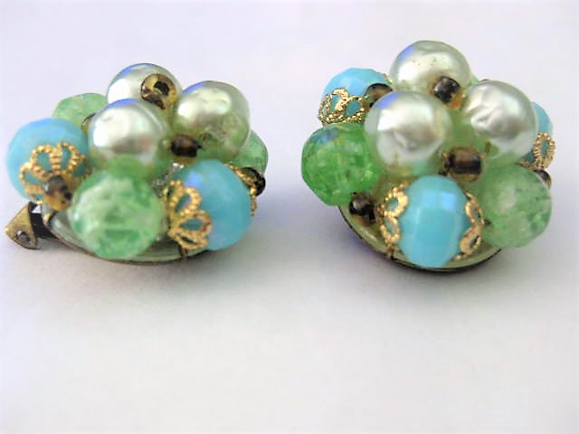 Turquoise Aqua Green Bead Cluster Clip Earrings