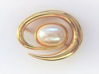 Oval Gold & Pearl Brooch Pin   by Monet